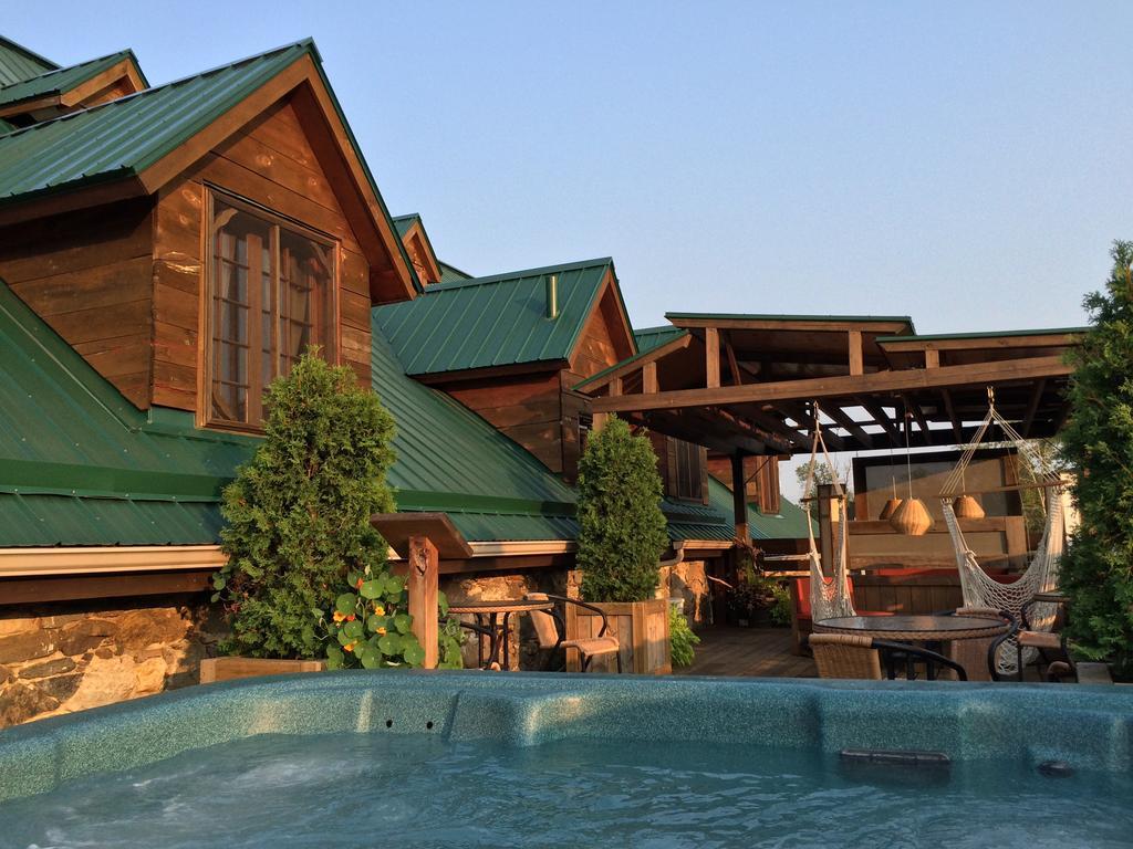 Hotel Manoir Ramezay Marieville Esterno foto