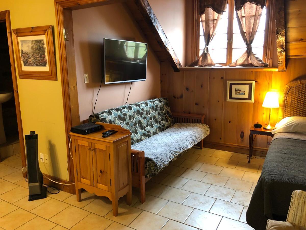 Hotel Manoir Ramezay Marieville Esterno foto