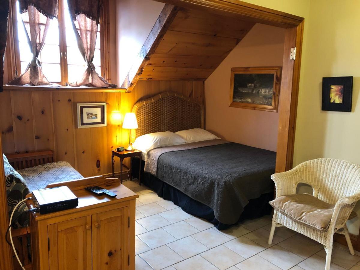 Hotel Manoir Ramezay Marieville Esterno foto